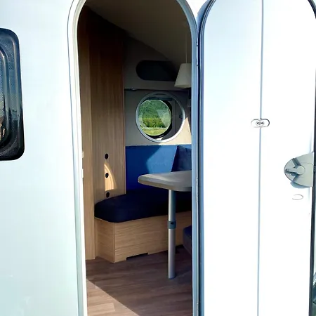 Enkel, Romslig Og Smart Campingvogn Кемпинг *