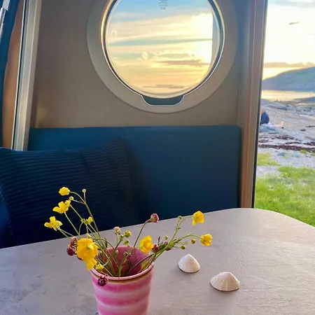 Camping Enkel, Romslig Og Kul Campingvogn Moskenes