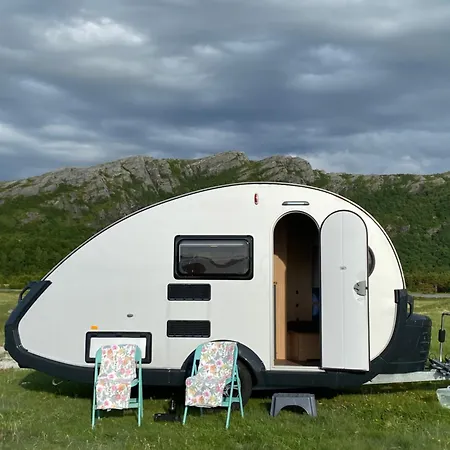 Enkel, Romslig Og Kul Campingvogn Campingplasser *