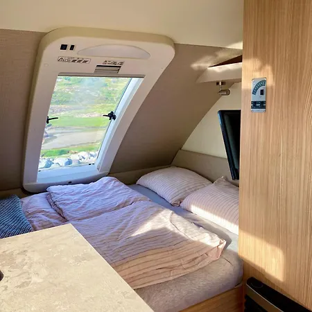 Enkel, Romslig Og Kul Campingvogn Camping